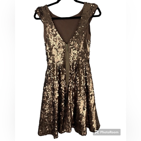 Bebe Bronze Low Back Sequin Cap Sleeve Mini Dress XS - Picture 4 of 10